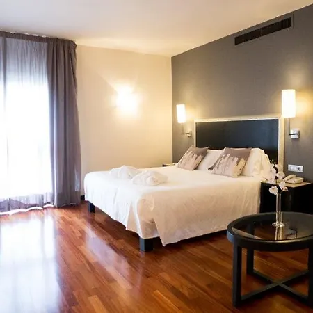 Hotel Plaza 4*