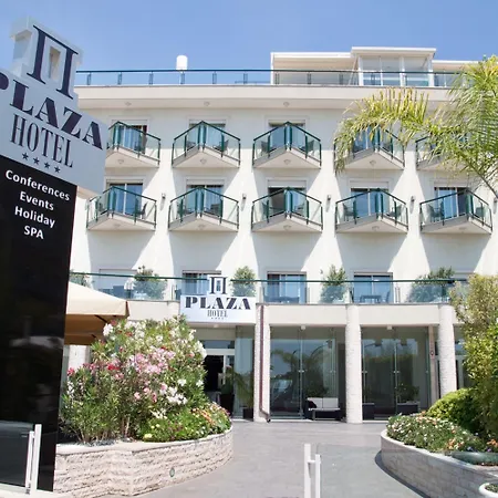 Ξενοδοχείο Plaza 4*